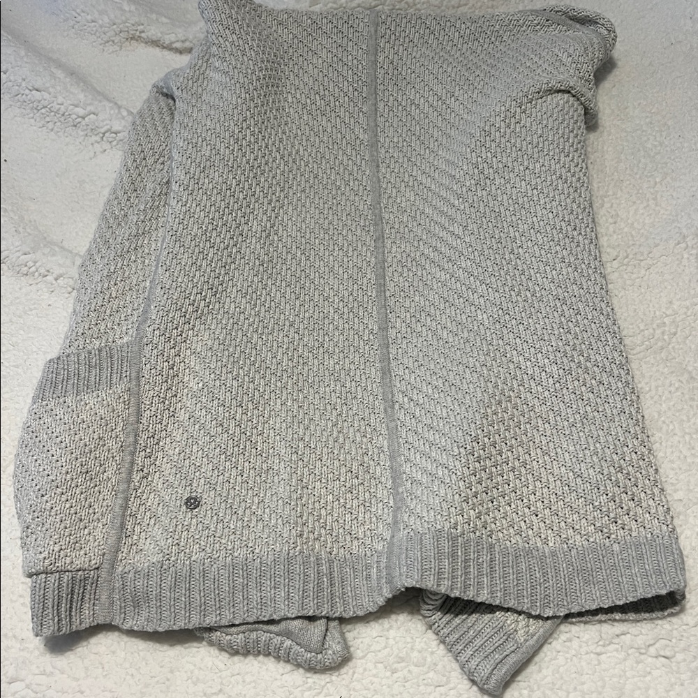 Lululemon button down sweater - Picture 4 of 4